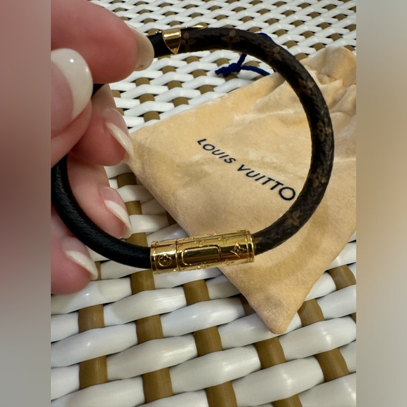 Louis Vuitton Daily Confidential Bracelet - Picture 5 of 10